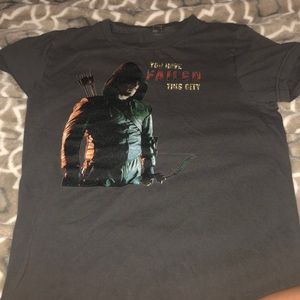 Arrow(GREEN ARROW TV SHOW) fan shirt!